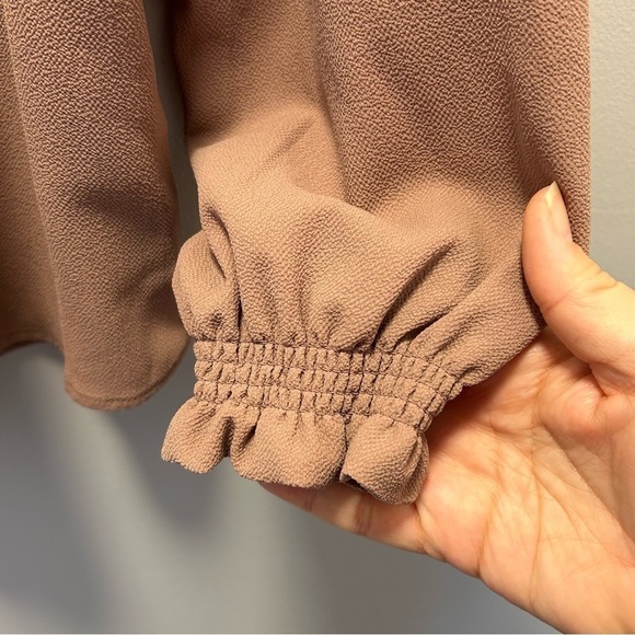 Brody Myles blouse with top lace and flowy fit - Picture 10 of 10